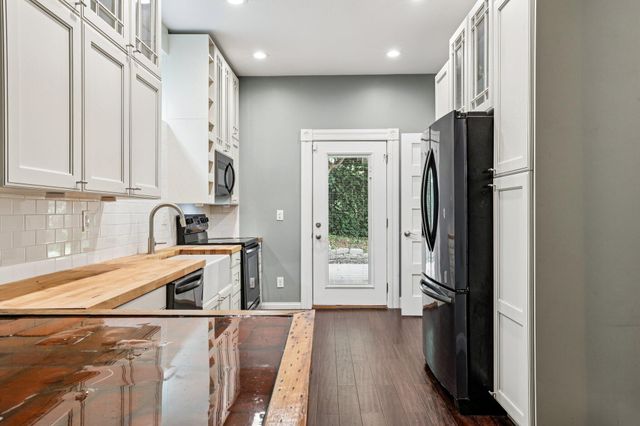 15 E 9th Street, Newport, KY 41071