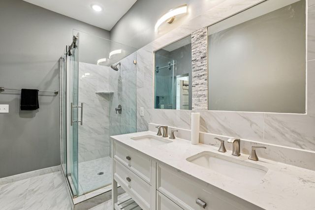 15 E 9th Street, Newport, KY 41071