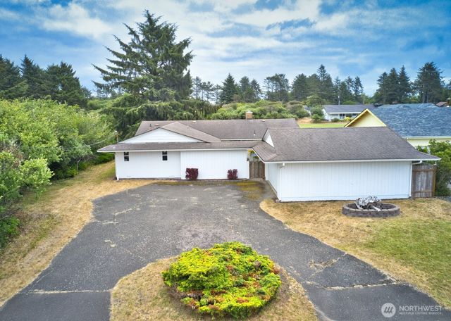 470 Canal Drive NE, Ocean Shores, WA 98569
