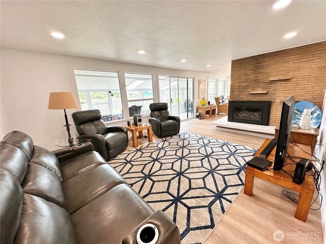 470 Canal Drive NE, Ocean Shores, WA 98569