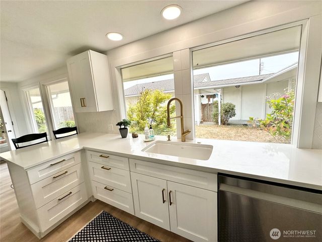 470 Canal Drive NE, Ocean Shores, WA 98569
