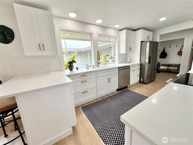 470 Canal Drive NE, Ocean Shores, WA 98569