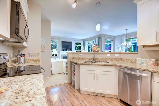 538 241st Lane SE, Sammamish, WA 98074