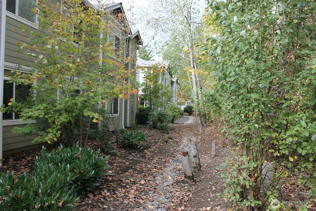 538 241st Lane SE, Sammamish, WA 98074