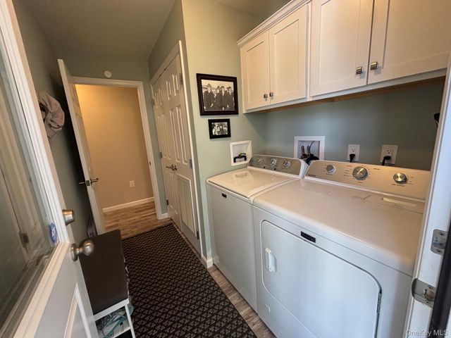 1661 Old Country Road 567, Riverhead, NY 11901