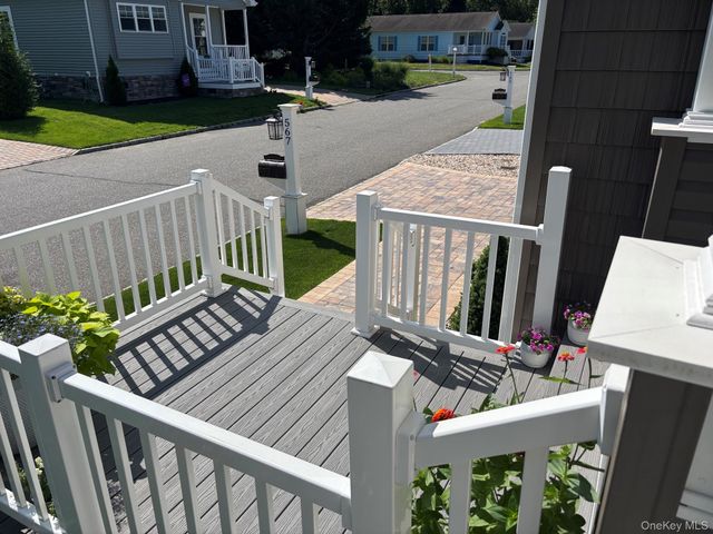 1661 Old Country Road 567, Riverhead, NY 11901
