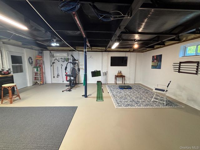 1661 Old Country Road 567, Riverhead, NY 11901