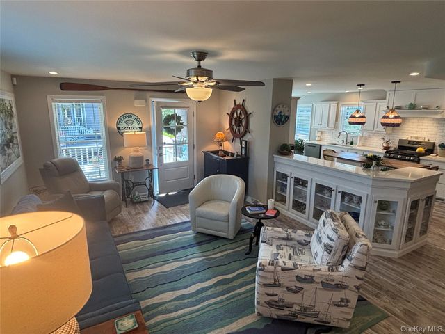 1661 Old Country Road 567, Riverhead, NY 11901
