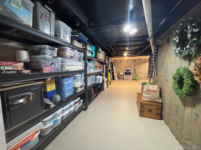 1661 Old Country Road 567, Riverhead, NY 11901