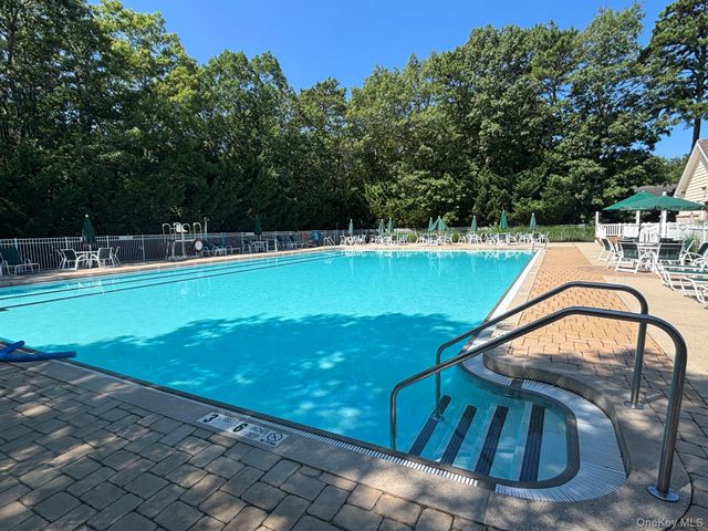 1661 Old Country Road 567, Riverhead, NY 11901