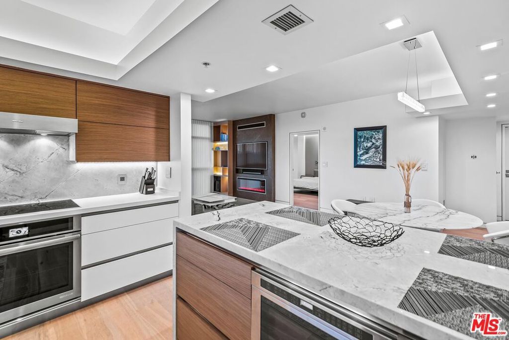 13700 Marina Pointe Drive 617, Marina Del Rey, CA 90292 — photo 3