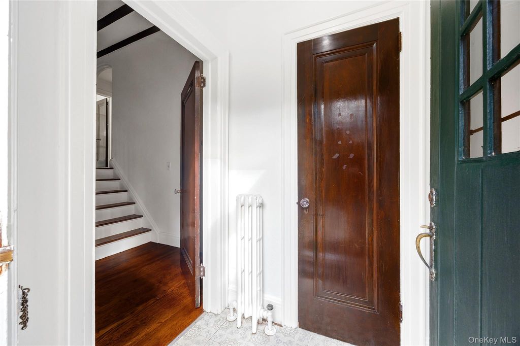 131 Westminster Drive, Yonkers, NY 10710 — photo 4