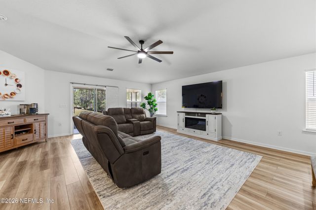 11189 STAPLETON Drive, Jacksonville, FL 32222