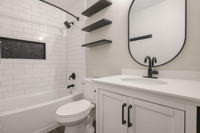 6220 Emberwood Road, Dublin, OH 43017