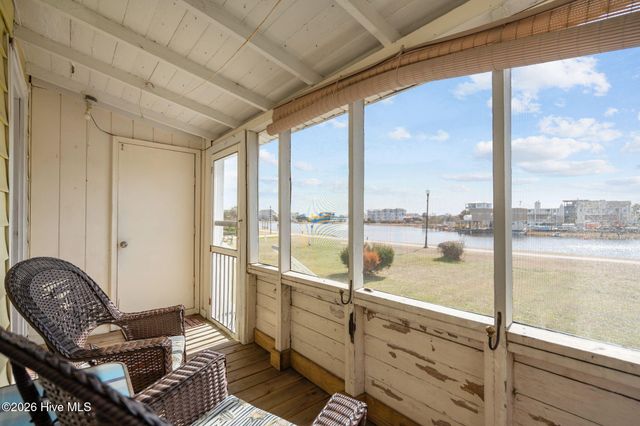 305 Atlanta Avenue, Carolina Beach, NC 28428