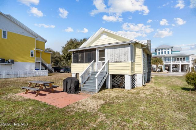 305 Atlanta Avenue, Carolina Beach, NC 28428