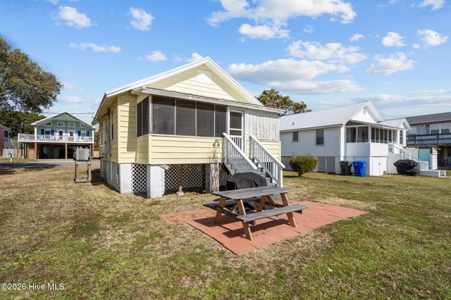 305 Atlanta Avenue, Carolina Beach, NC 28428