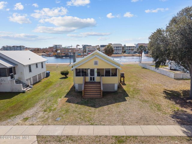 305 Atlanta Avenue, Carolina Beach, NC 28428