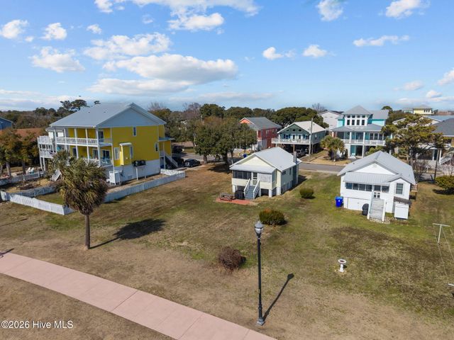 305 Atlanta Avenue, Carolina Beach, NC 28428