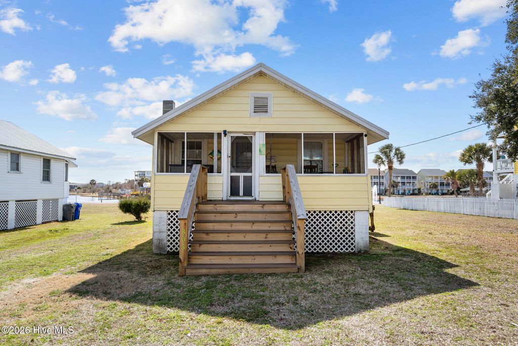 305 Atlanta Avenue, Carolina Beach, NC 28428
