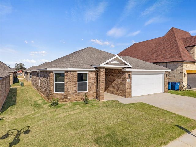 807 Chateau Court, Kingfisher, OK 73750