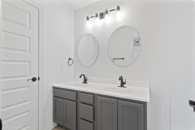 807 Chateau Court, Kingfisher, OK 73750