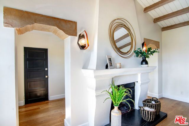 311 N MANSFIELD Avenue U, Los Angeles, CA 90036