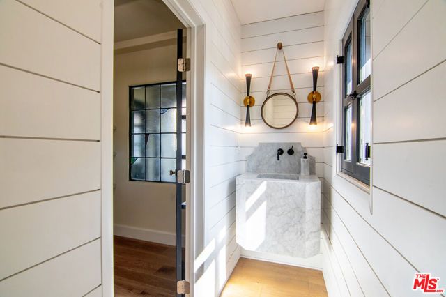 311 N MANSFIELD Avenue U, Los Angeles, CA 90036
