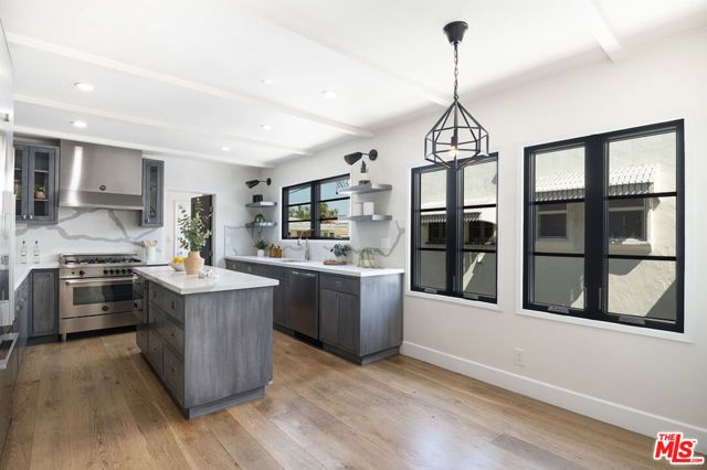 311 N MANSFIELD Avenue U, Los Angeles, CA 90036