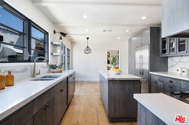 311 N MANSFIELD Avenue U, Los Angeles, CA 90036
