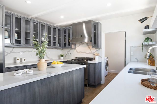 311 N MANSFIELD Avenue U, Los Angeles, CA 90036