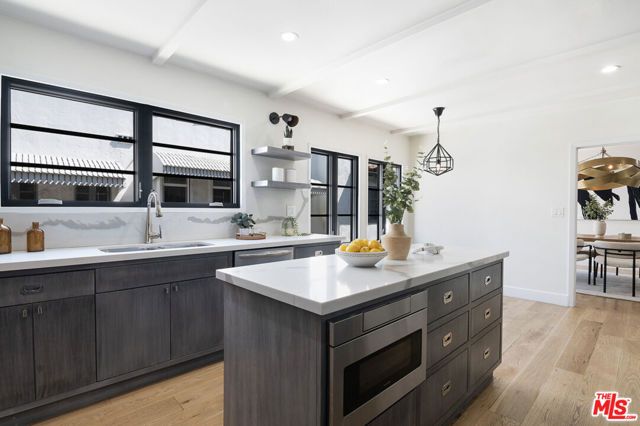 311 N MANSFIELD Avenue U, Los Angeles, CA 90036
