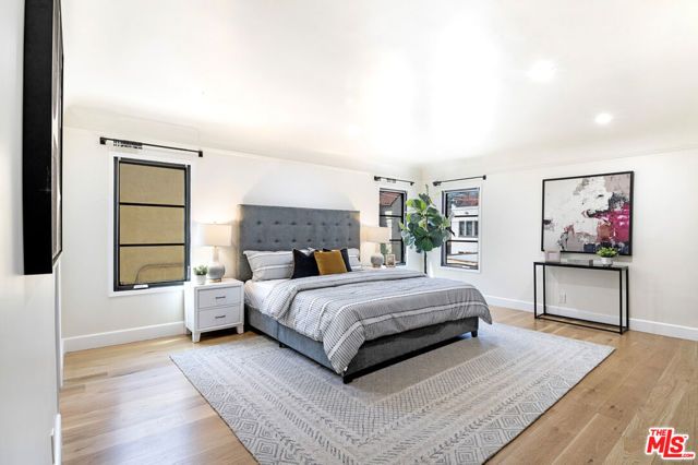 311 N MANSFIELD Avenue U, Los Angeles, CA 90036