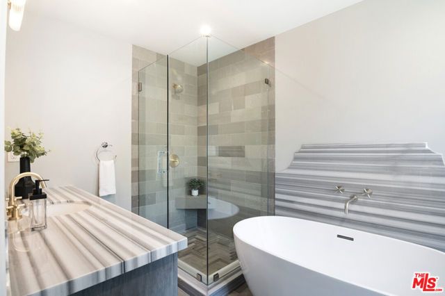 311 N MANSFIELD Avenue U, Los Angeles, CA 90036