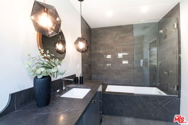 311 N MANSFIELD Avenue U, Los Angeles, CA 90036