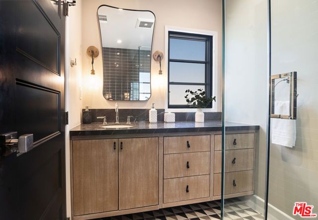 311 N MANSFIELD Avenue U, Los Angeles, CA 90036