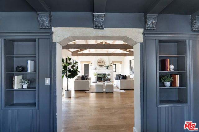 311 N MANSFIELD Avenue U, Los Angeles, CA 90036