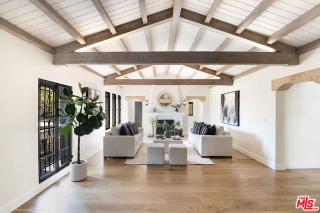 311 N MANSFIELD Avenue U, Los Angeles, CA 90036