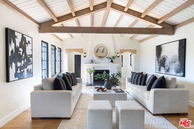 311 N MANSFIELD Avenue U, Los Angeles, CA 90036