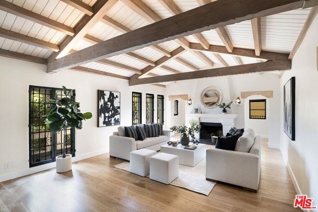 311 N MANSFIELD Avenue U, Los Angeles, CA 90036