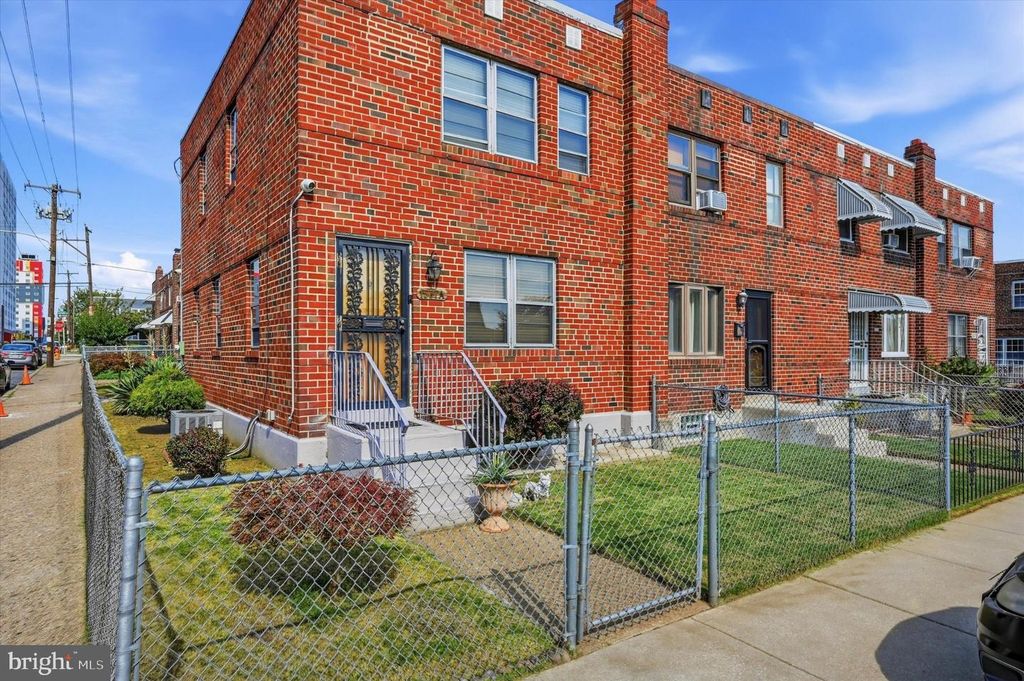 1537 N 11TH ST #A, PHILADELPHIA, PA 19122 — exterior