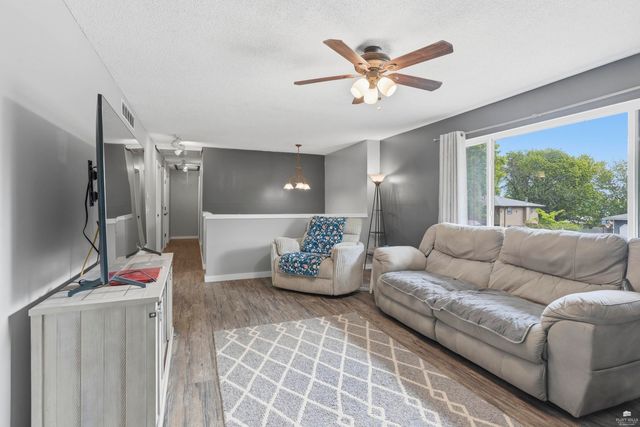 829 Allison Avenue, Manhattan, KS 66502