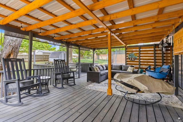 829 Allison Avenue, Manhattan, KS 66502