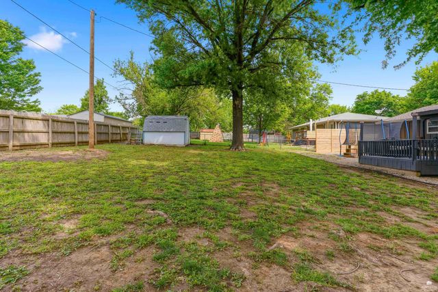 829 Allison Avenue, Manhattan, KS 66502