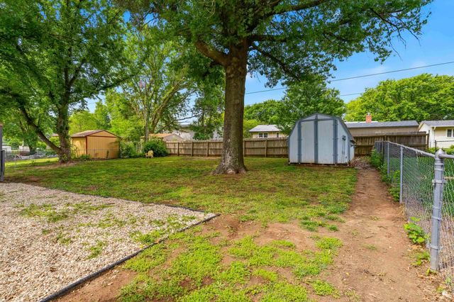 829 Allison Avenue, Manhattan, KS 66502