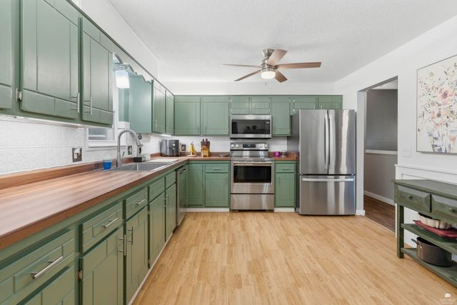 829 Allison Avenue, Manhattan, KS 66502