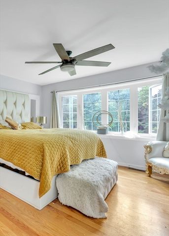 15 Bailey St, Agawam, MA 01001