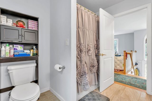 15 Bailey St, Agawam, MA 01001