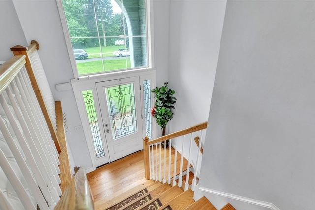 15 Bailey St, Agawam, MA 01001