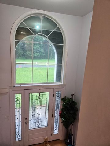 15 Bailey St, Agawam, MA 01001